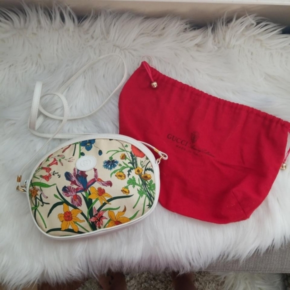 Authentic Vintage Gloral Gucci Crossbody Bag - Picture 2 of 12